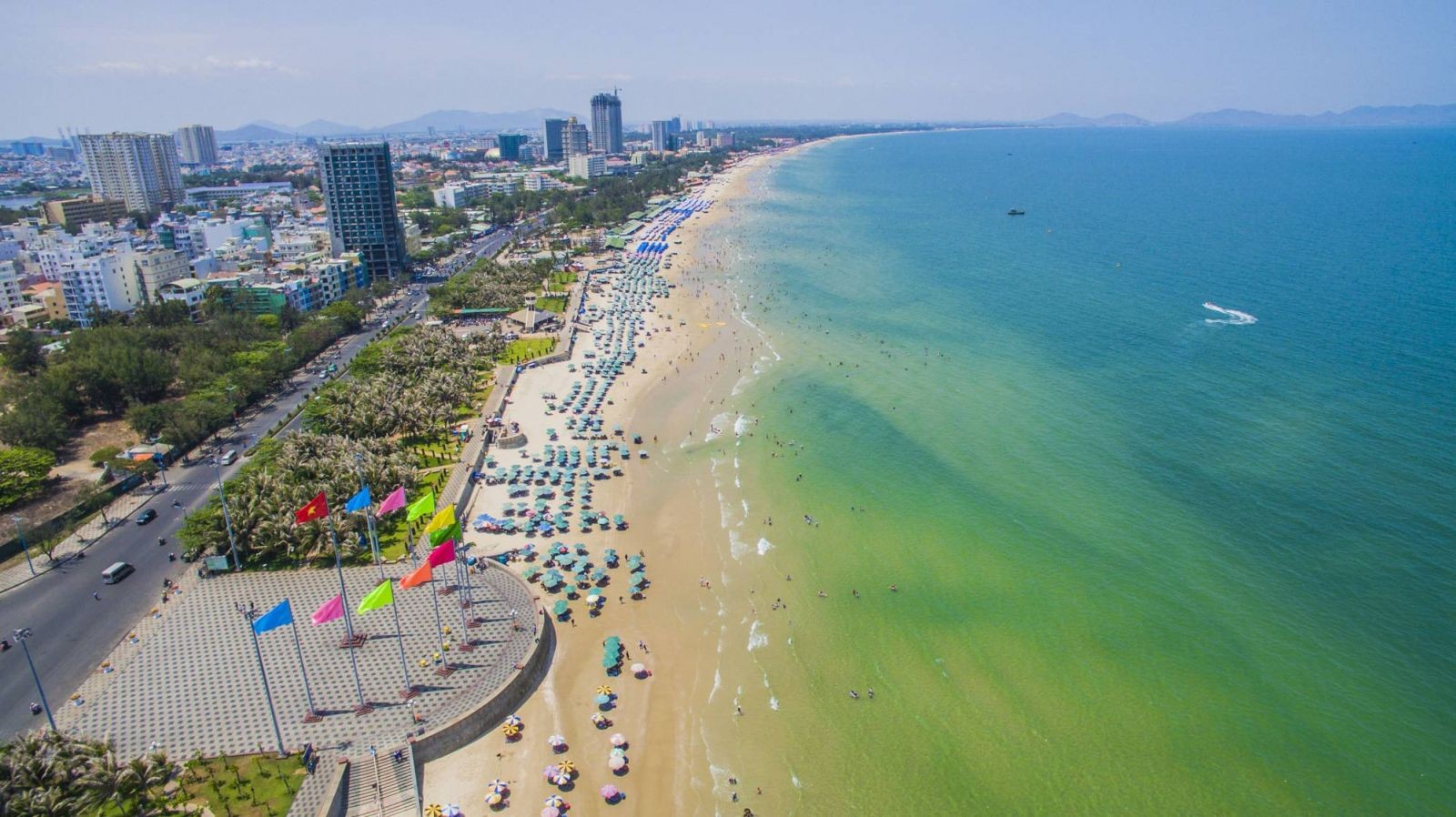 Bai Sau Back Beach Vung Tau